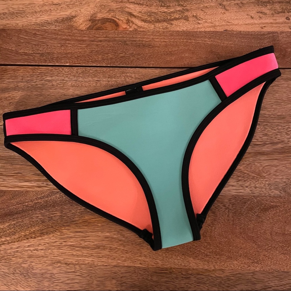 Triangl swimsuit bottoms size medium